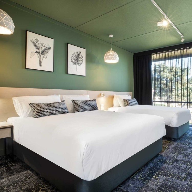 Nightcap at Morwell Hotel in Morwell, VIC — photo 4