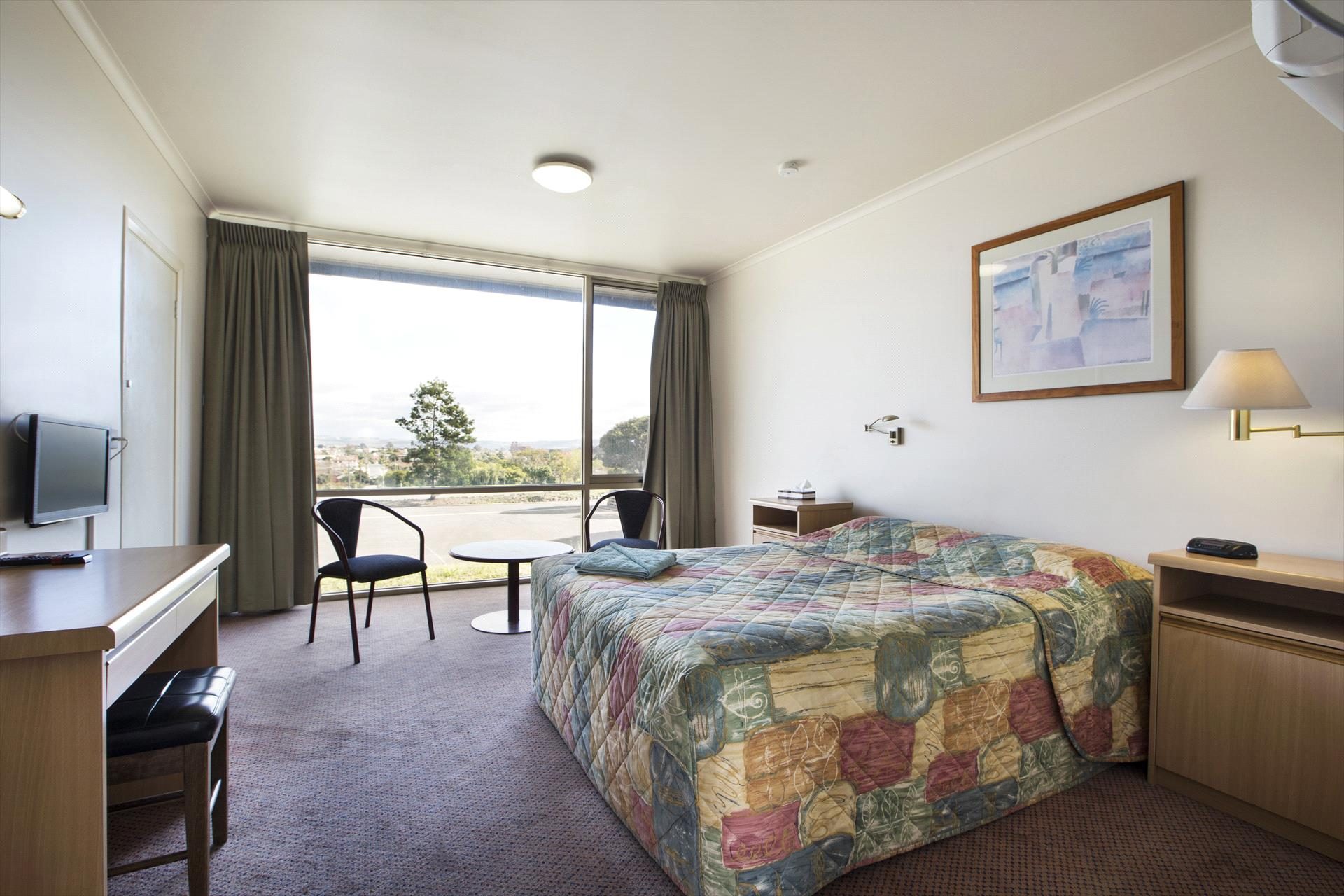 Nightcap at Morwell Hotel in Morwell, VIC — photo 3