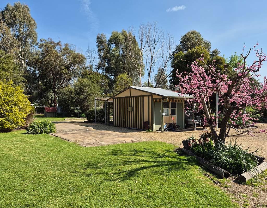 Everton Caravan Park — Everton, VIC