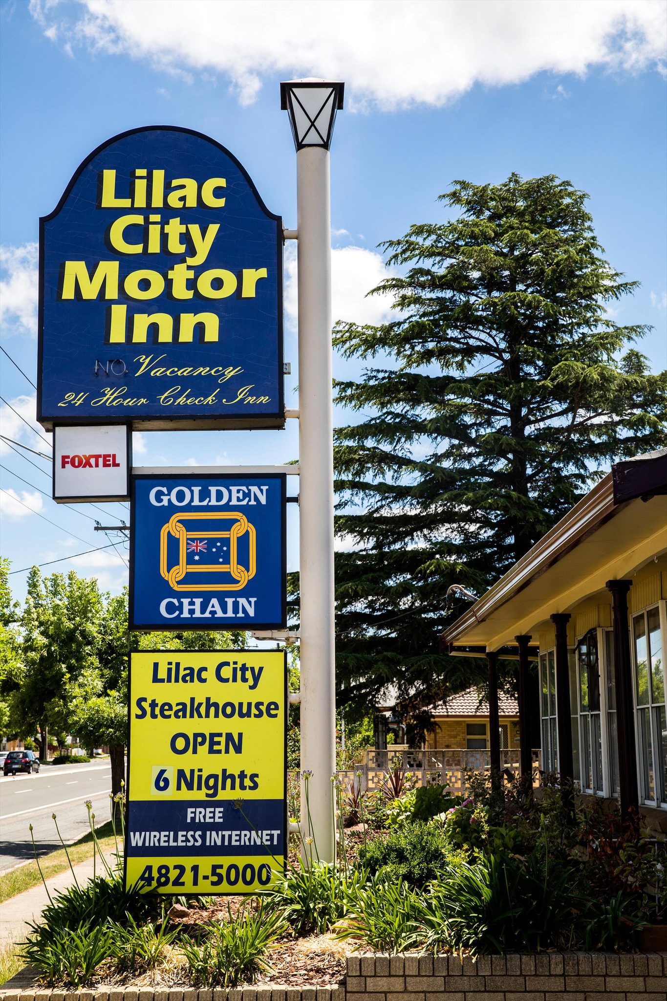 Lilac City Motor Inn & Steakhouse in Goulburn, NSW — photo 3
