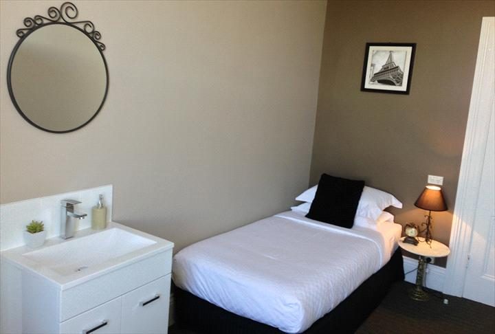 Centennial Inn on Bathurst — Launceston, TAS