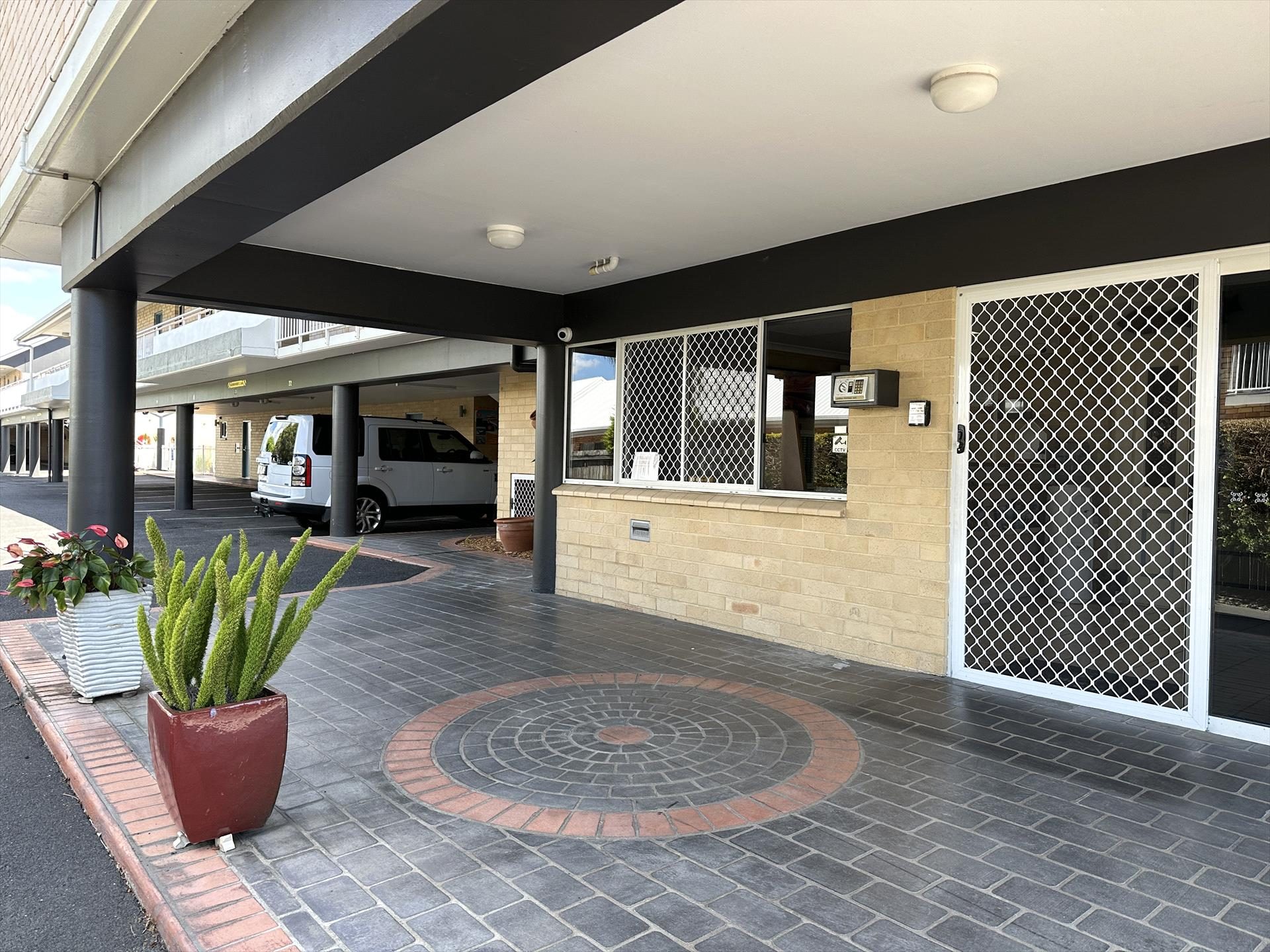 Best Western Ambassador Motor Lodge in Hervey Bay, QLD — photo 1