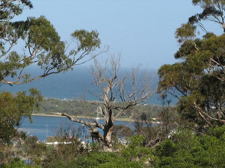 Lookout Holiday Units — Lakes Entrance, VIC